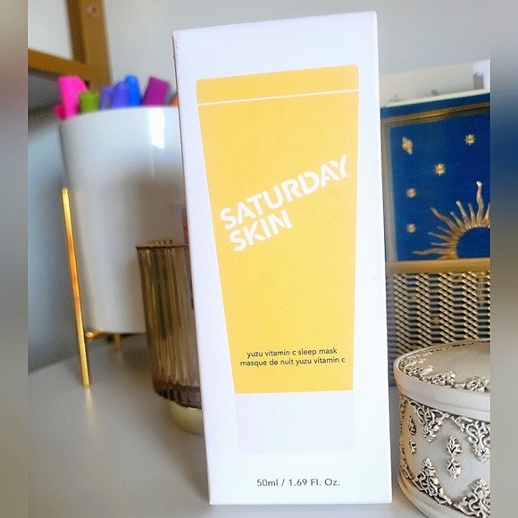 3/$30 Saturdat Skin Yuzu Vitamin C Sleep Mask - Picture 3 of 5